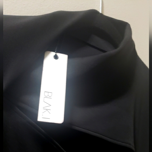 Blak.i brand new black dress with front slit - Picture 2 of 3